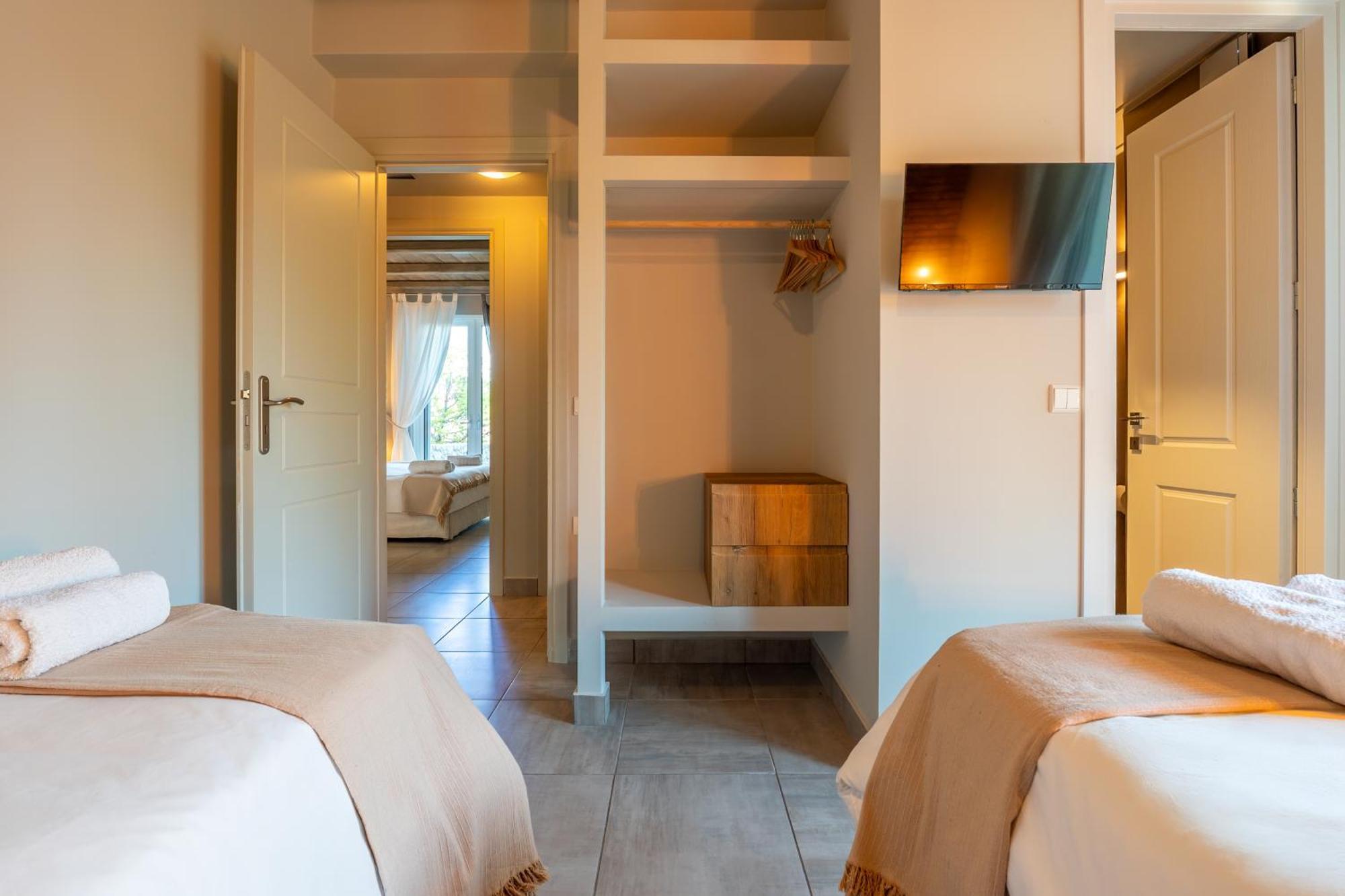 Tyros Boutique Houses Villas Room photo